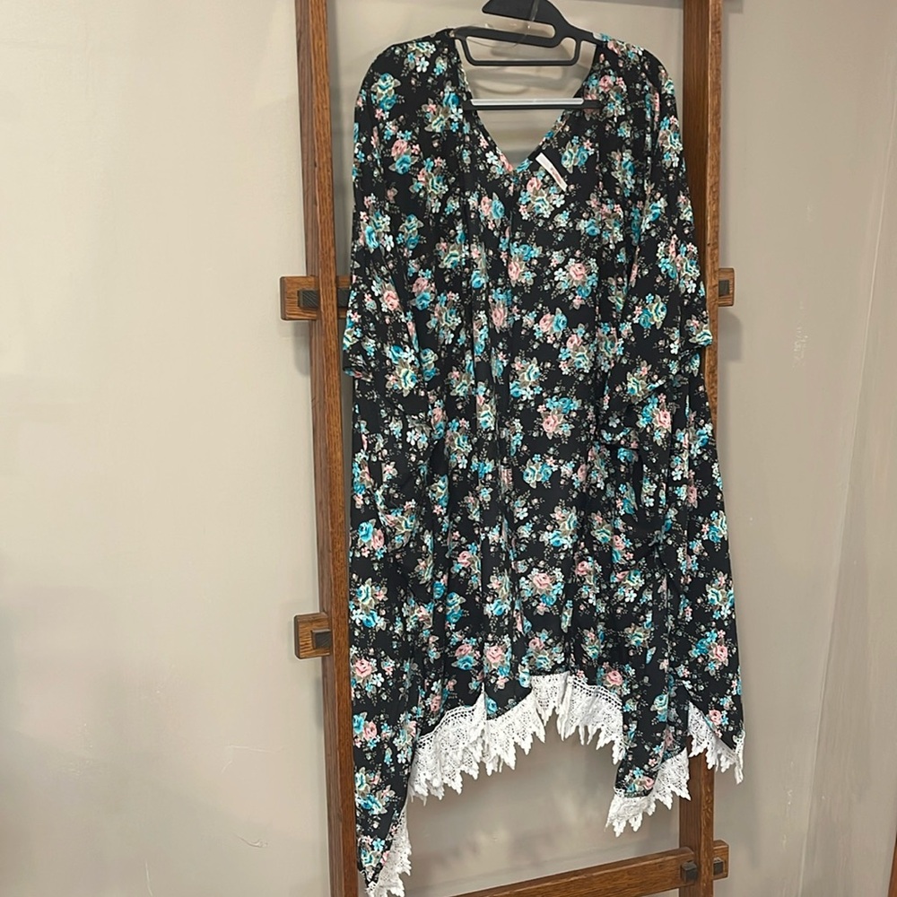 OS Floral Kimono